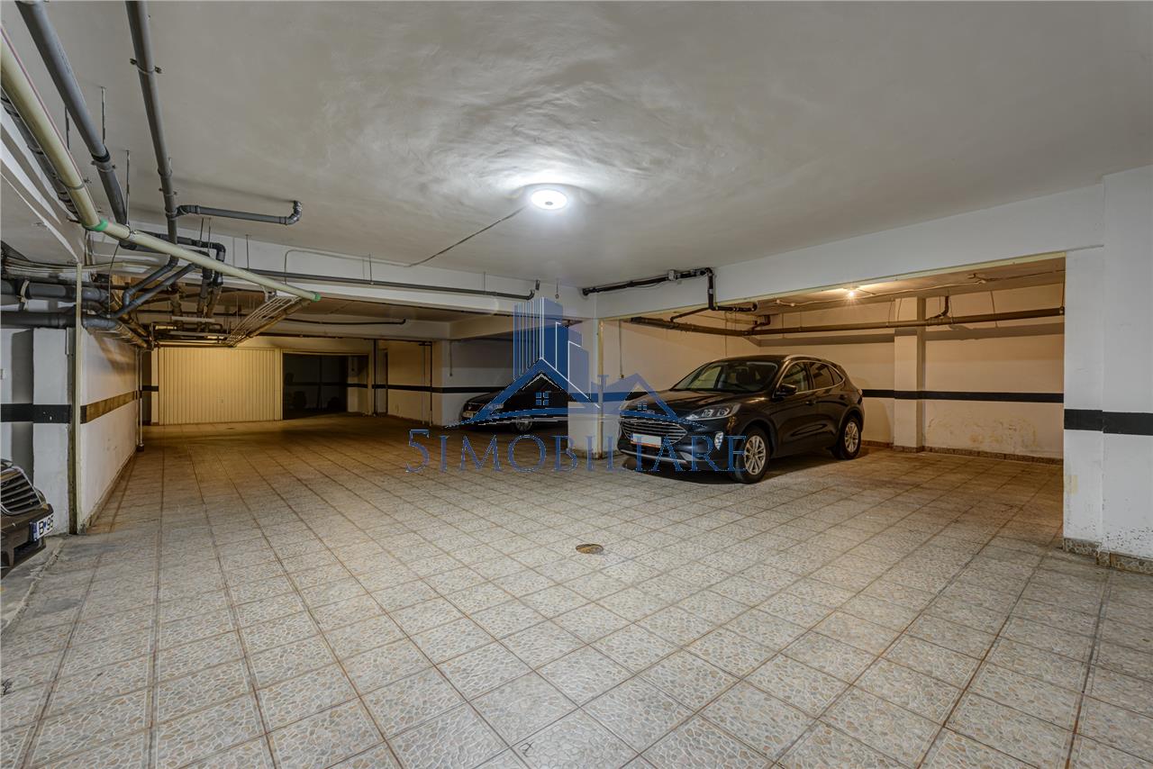 Piata Charles de Gaulle - Apartament 360mp utili / doua locuri parcare /Boxa
